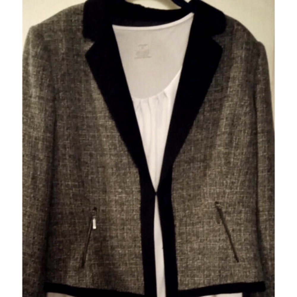 Tahari Arthur S. Levine Tweed Blazer, Size 16 NWOT Hook & Eye Closure